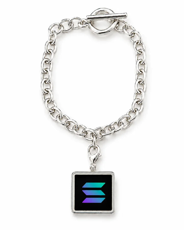 Stainless steel bracelet with a black Solana charm and its violet and mint symbol